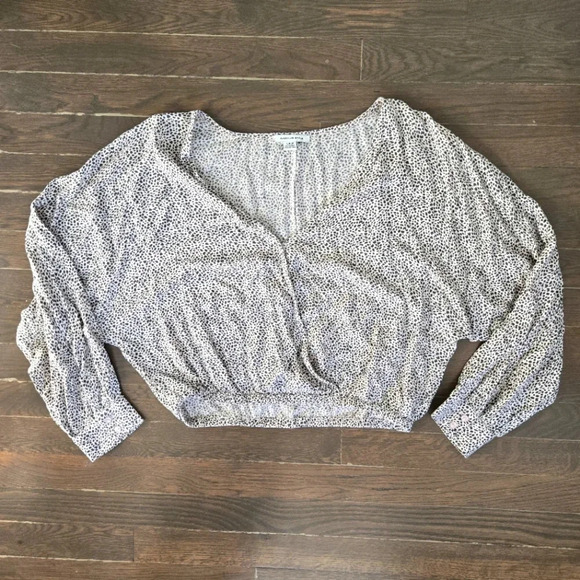 American Eagle leopard cheetah print neutral cropped blouse oversized sz small - Picture 1 of 11